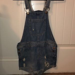 Short overalls